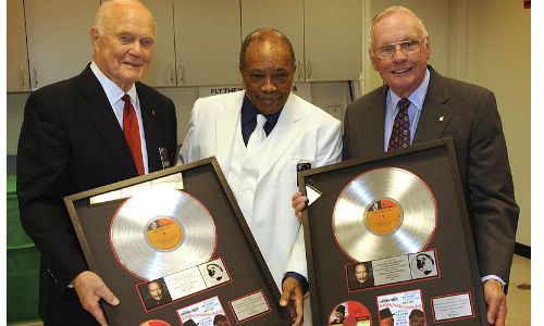 quincy-jones-presents-platinum-copies-of-fly-me-to-the-moon-to-neil-armstrong-right-and-former-senator-john-glenn-september-24-2008