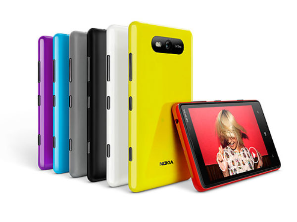 నోకియా లూమియా 820 (Nokia Lumia 820):