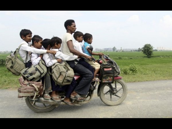 సోషల్ మీడియాలో సరదా చిత్రాలు