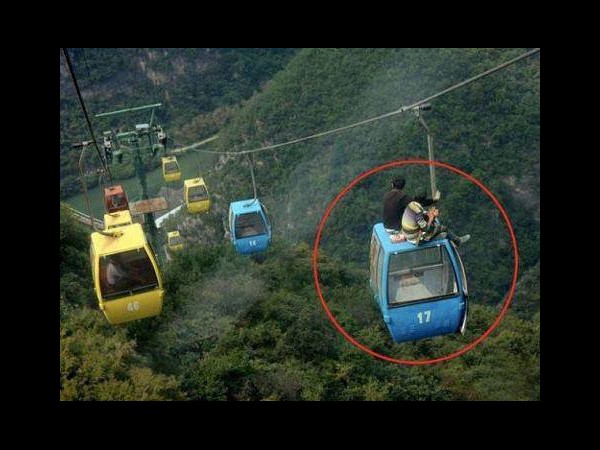 సోషల్ మీడియాలో ఆ మిస్టరీ ఫోటోలు!