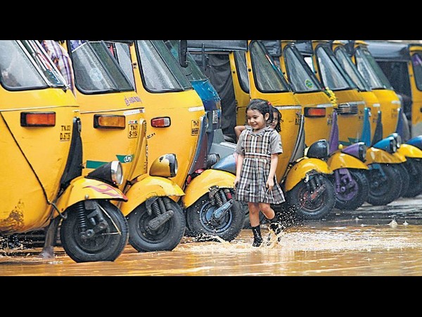 సోషల్ మీడియా క్రేజీ ఫోటోగ్రాఫ్స్!