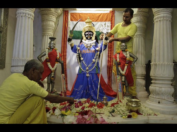 సోషల్ మీడియాలో ‘కిక్కే కిక్కు'