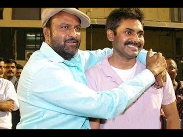 సోషల్ మీడియాలో హల్ చల్ చేస్తున్న పవన్ కళ్యాణ్ అరుదైన చిత్రాలు