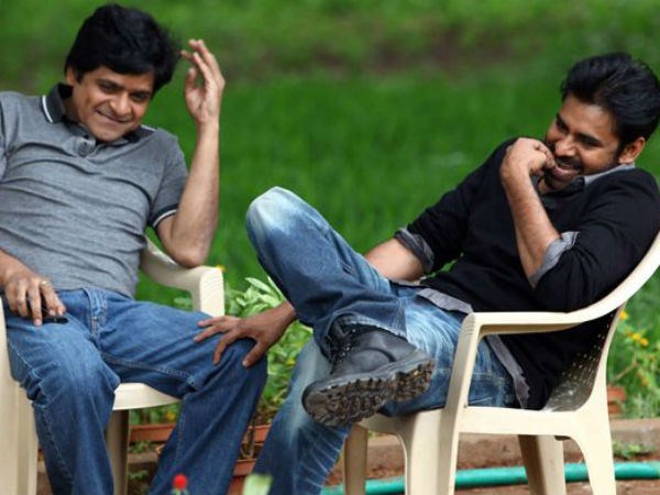 సోషల్ మీడియాలో హల్ చల్ చేస్తున్న పవన్ కళ్యాణ్ అరుదైన చిత్రాలు