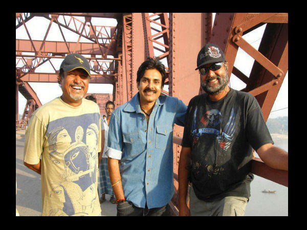 సోషల్ మీడియాలో హల్ చల్ చేస్తున్న పవన్ కళ్యాణ్ అరుదైన చిత్రాలు