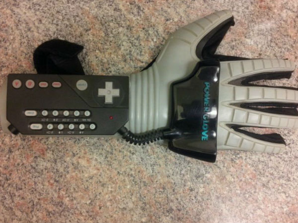 మాట్టిల్ పవర్ గ్లవ్(Mattel Power Glove)