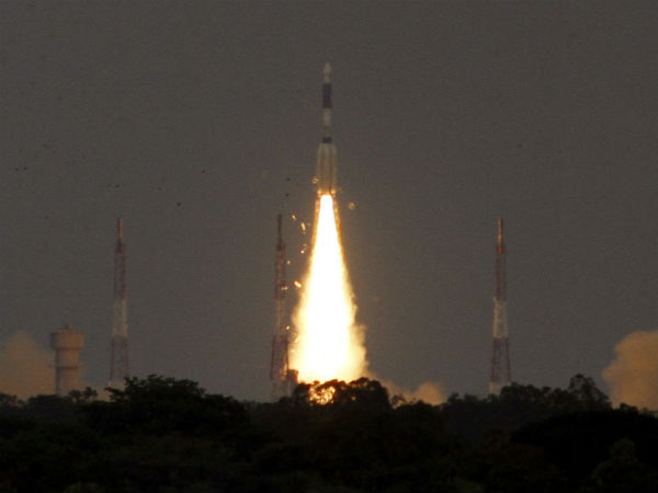 జీశాట్-15 బరువు 3,164 కేజీలు