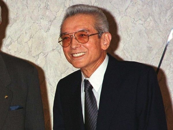 హిరోషి యముషి (Hiroshi Yamauchi)