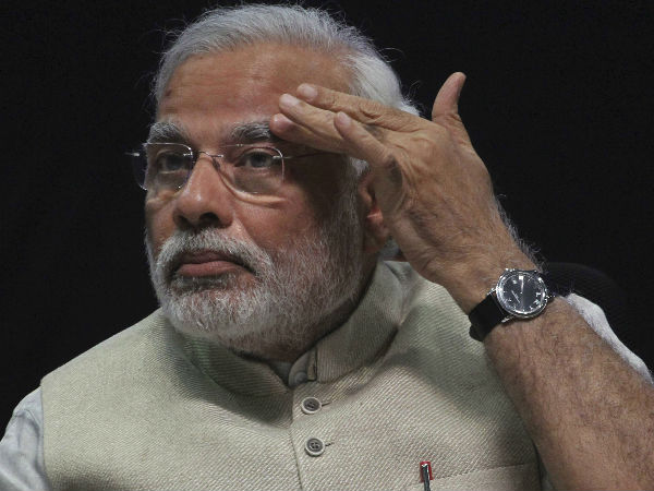 రొటీన్ కు భిన్నంగా భారత్ లోని రాజకీయ పరిస్థితులను కూడా