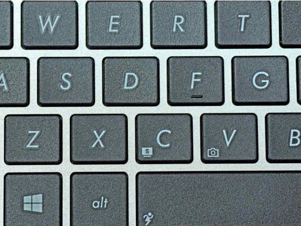 ఈ లిస్టులో కీబోర్డుపై మొదటి అక్షరాలు (123456) qwerty వంటి పదాలు