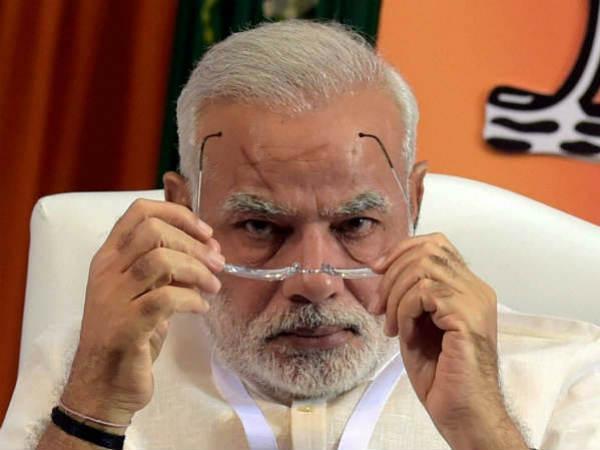 చిన్న డ్రోన్ 55 విమానాలకు చుక్కలు చూపించింది