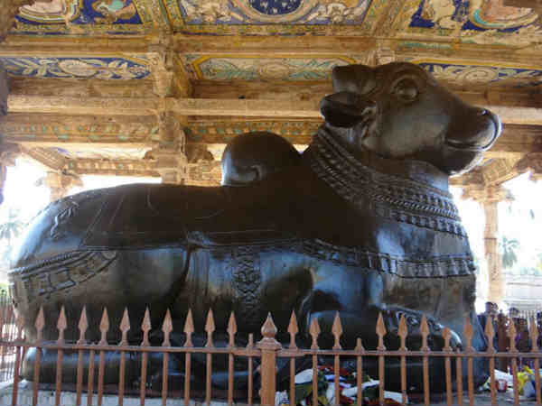 వేయి సంవత్సరాల ఆ గుడిలో అన్ని మిస్టరీ వింతలే