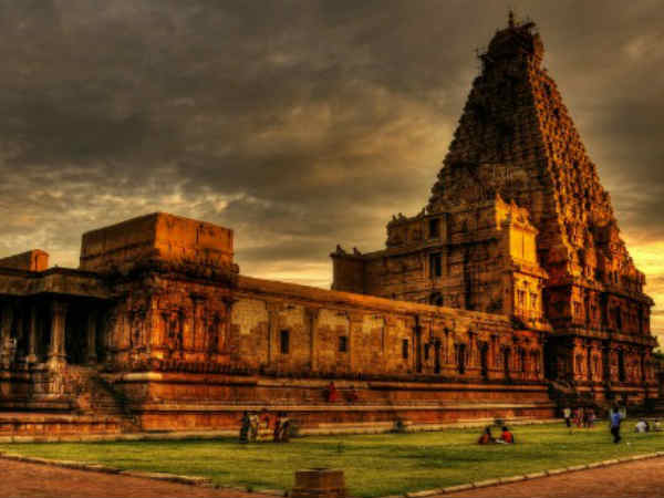 వేయి సంవత్సరాల ఆ గుడిలో అన్ని మిస్టరీ వింతలే