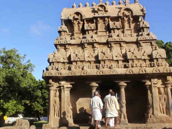 ఆ గుడిలో అణువణువు అనేక రహస్యాలమయం