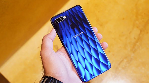 Oppo F9 Pro ఫీచర్స్.....
