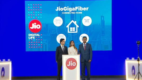 నెలకు 100జీబి చొప్పున 300జీబి ఉచిత డేటా..