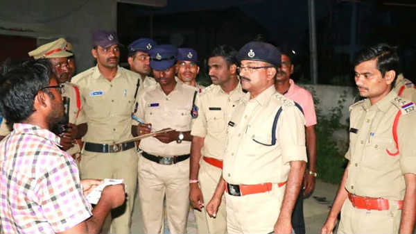 ఆ తర్వాత పోలీస్ స్టేషన్లో కేసు నమోదు చేసారు...