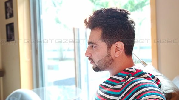 ఫ్రంట్ కెమెరా విత్ ఏఐ ఫేస్ షేపర్..
