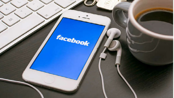 Facebook వీడియోలు అన్నీ పబ్లిక్ పరంగానే ఉంటాయి....
