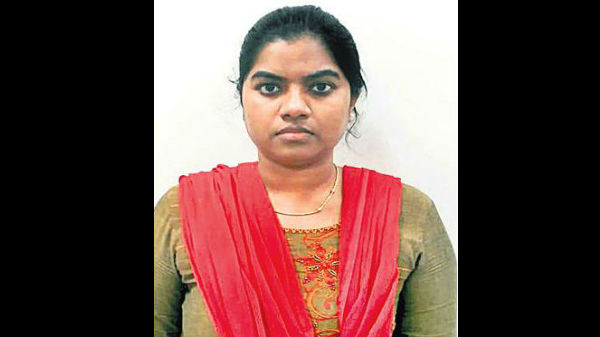 మౌనిక అనే మహిళ...