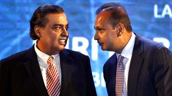 అన్న ఆకాశానికి తమ్ముడు పాతాళానికి