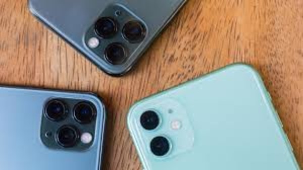 5. iPhone 11 ధర Rs.64,900