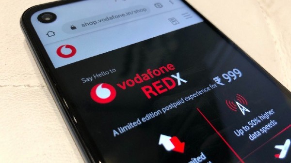 యూజర్ కోసం వోడాఫోన్ RED పోస్ట్పెయిడ్ ప్లాన్లు