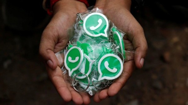 శ్రీకృష్ణ జన్మాష్టమి WhatsApp ప్రత్యేక స్టిక్కర్లను సృష్టించడం ఎలా? శ్రీకృష్ణ జన్మాష్టమి WhatsApp ప్రత్యేక స్టిక్కర్లను సృష్టించడం ఎలా?