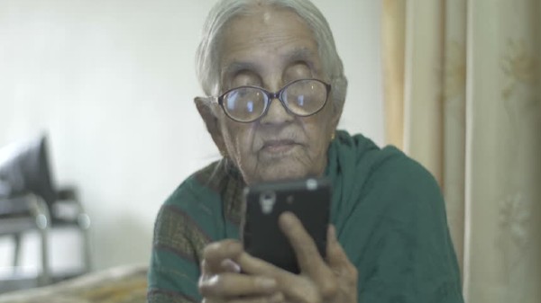 అంతర్నిర్మిత వాయిస్ కమాండ్