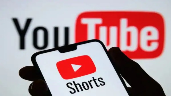 2. యూట్యూబ్ కమ్యూనిటీ ఫీచర్ (Youtube Community Feature) :