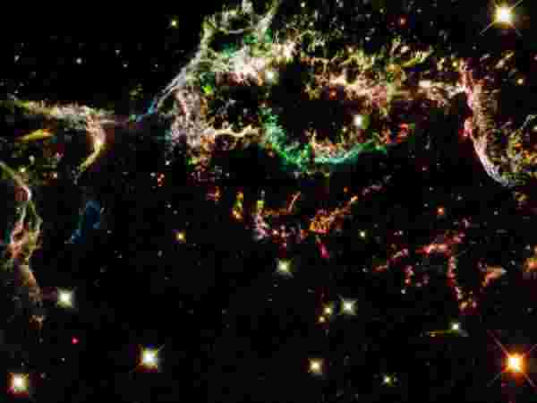 Astronomers Look Into Mystery Of Young Stars Missing From Milky Way Galaxy Telugu Gizbot